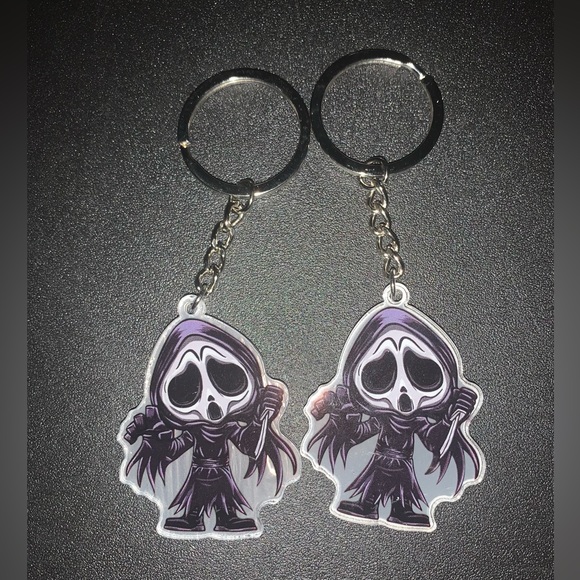 Lot of 2 Movie Cartoon Ghostface Horror Keychains - Picture 1 of 1